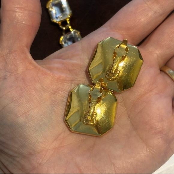 TRIFARI
EMERALD & CUSHION CUT bracelet and clip on earring set Rare - Picture 6 of 12